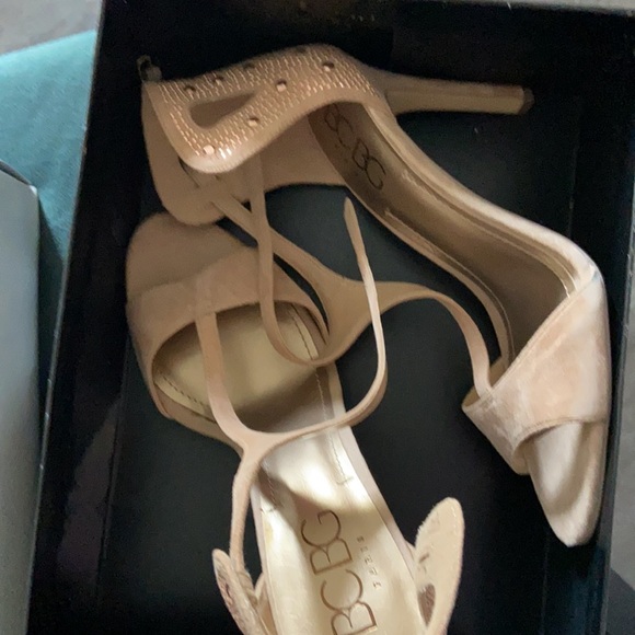 Shoes - Picture 4 of 10